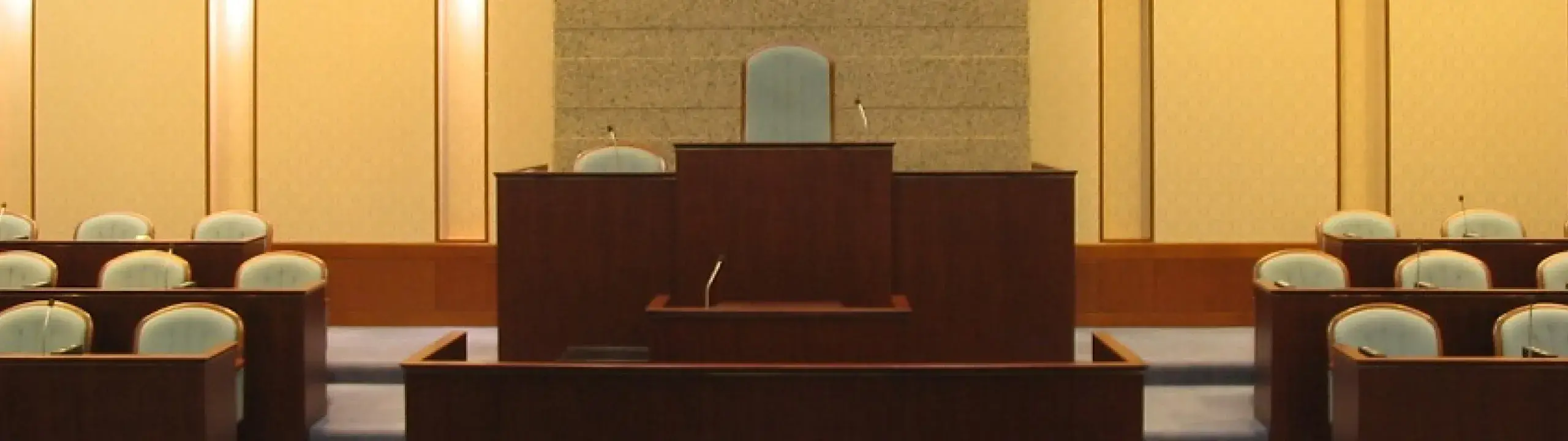 守谷市議会議場の写真