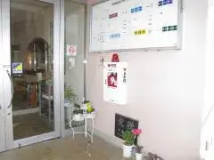 写真：AED屋外設置（松ケ丘小学校）