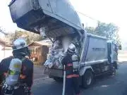 写真：収集車の火災事故の様子