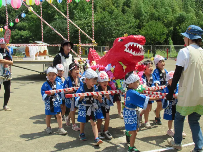 写真おみこしかつぎ