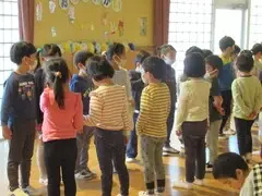 写真：お礼の言葉を伝える様子