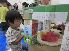 写真：参加する2歳児