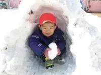 写真：雪遊び（北園保育所）