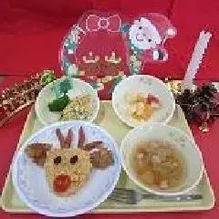 写真：行事食　クリスマス会（土塔中央保育所）