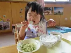 写真：離乳食（北園保育所）