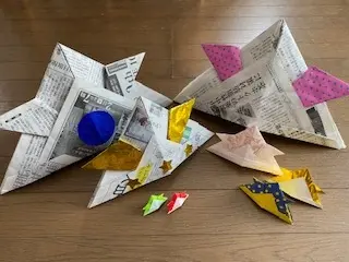 写真：折り紙を貼った兜1