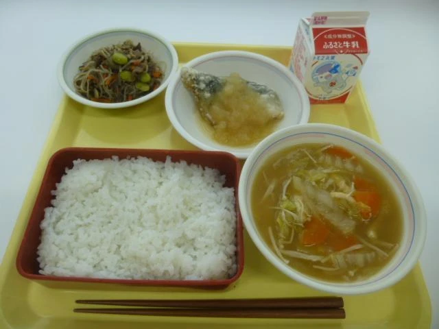 写真：2月13日（月曜）給食