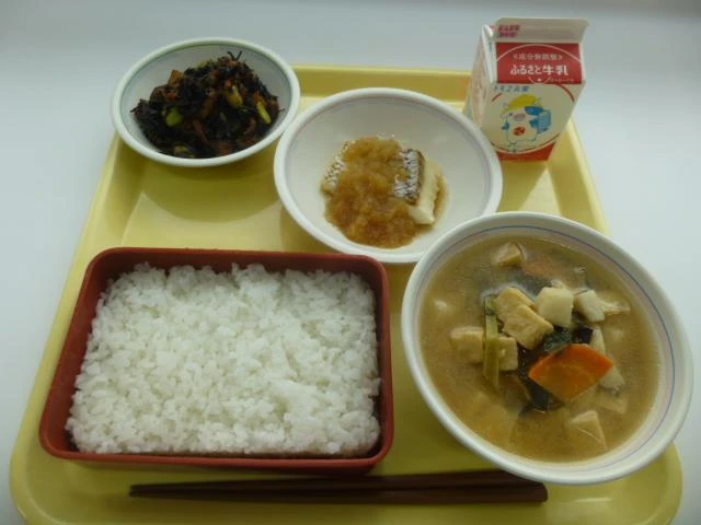 写真：12月5日（月曜）給食