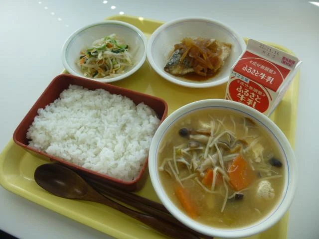 写真：11月4日（木曜）給食
