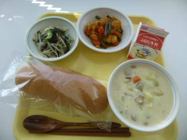 写真：11月8日（火曜）給食