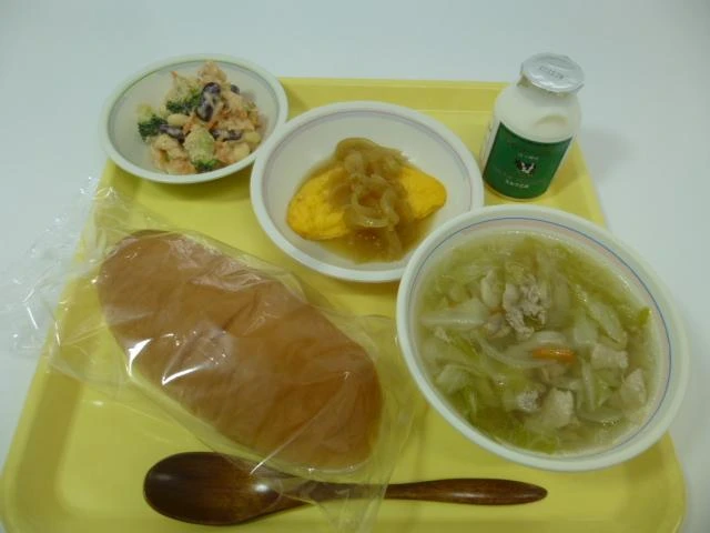 写真：11月15日（火曜）給食