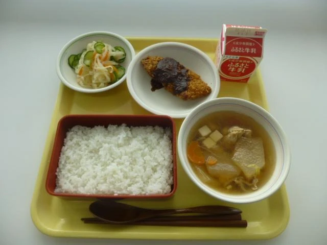写真：10月3日（月曜）給食