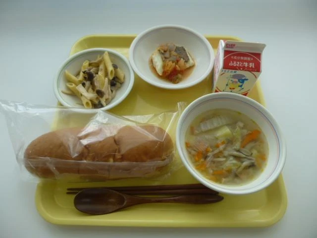 写真：10月4日（火曜）給食