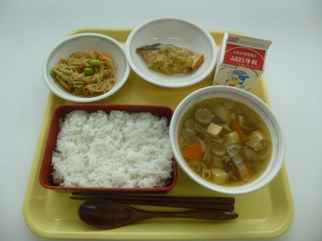 写真：10月6日（木曜）給食