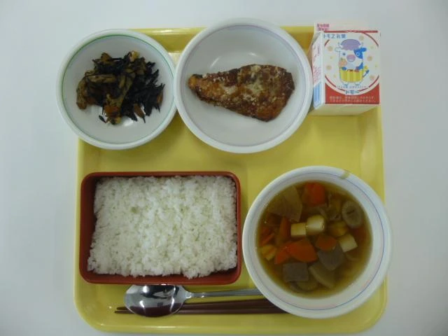 写真：4月8日（金曜）給食
