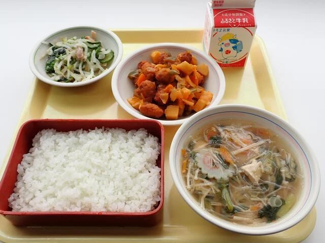 写真：5月1日（月曜）給食