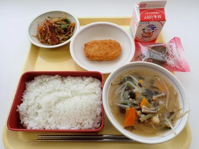 写真：4月10日（月曜）給食