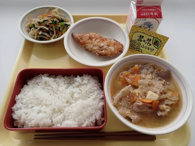 写真：4月25日（火曜）給食