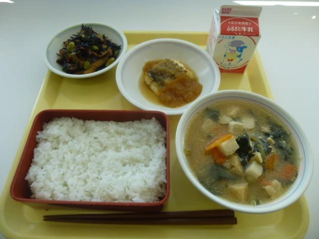 写真：12月8日（木曜）給食