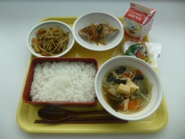写真：5月2日（月曜）給食