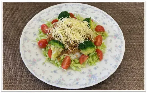 写真：野菜たっぷりタコライス