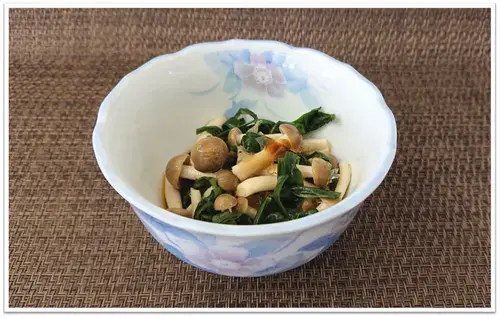 写真：にらとしめじのポン酢かけ