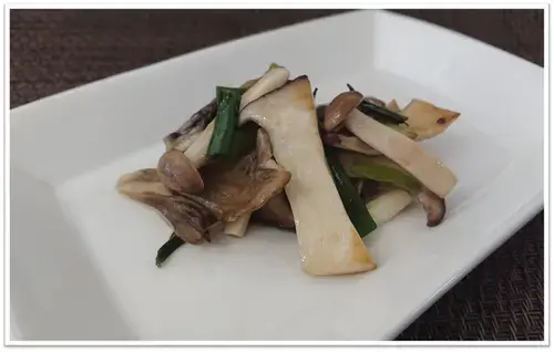 写真：きのこのバター炒め