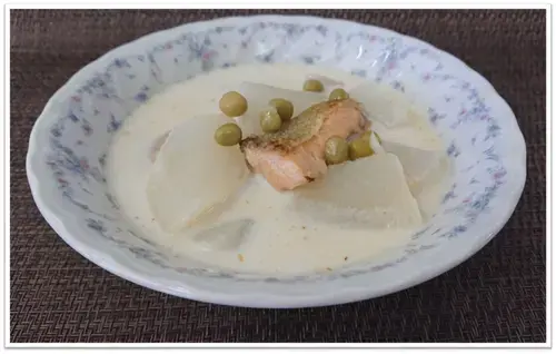 写真：鮭と大根の和風スープ