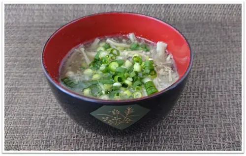 写真：すりおろしれんこんときのこのスープ