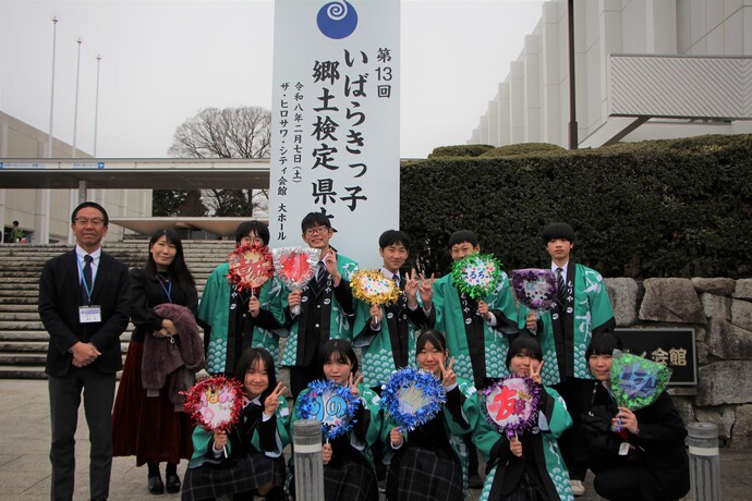 写真：参加生徒たちの集合写真