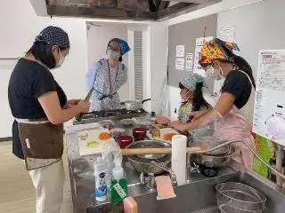 写真：ドイツ料理教室の様子