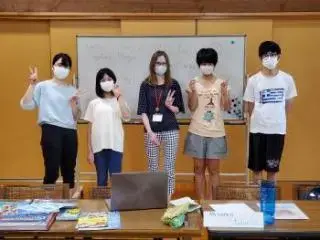 写真：英会話勉強会の様子