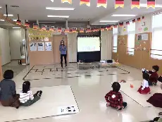 写真：手遊びの様子1