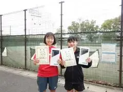 女子3位ペアの写真