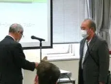 写真：感謝状が贈られる様子1