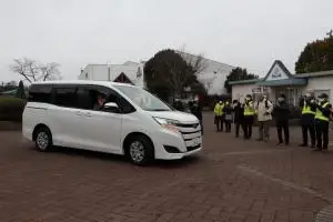 写真：出発の様子