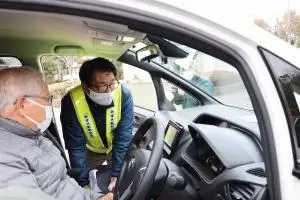 写真：運行前点検の様子