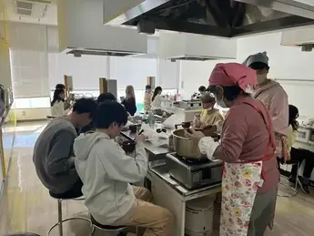 宿題後のごはん風景