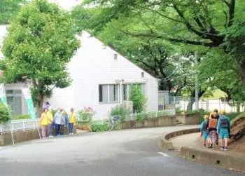 写真：あいさつ運動の様子2