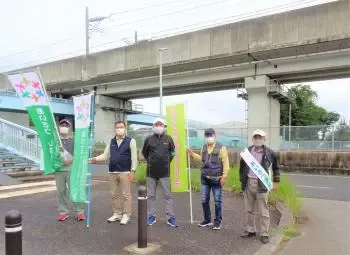 写真：あいさつ運動の様子1