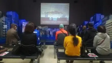 写真：視察研修の様子