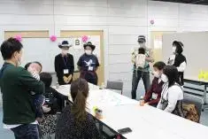 写真：ホストの自己紹介