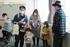 写真：お見送りの様子