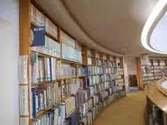 写真：中央図書館3階郷土資料コーナー