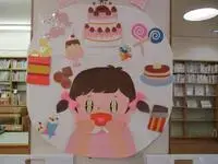 写真：おかしの壁飾り