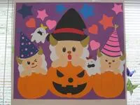 写真：ハロウィンの壁飾り