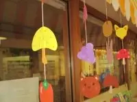 写真：秋の実りのつるし飾り