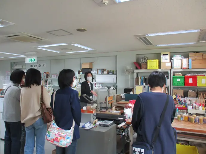 写真：大人の図書館見学