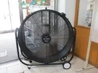 写真：大きい扇風機