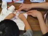 写真：ハロウィン工作の様子3